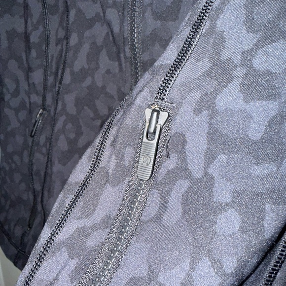 Lululemon Define Jacket Luxtreme in Formation Camo Deep Coal Size 6 Never Worn - Picture 11 of 13